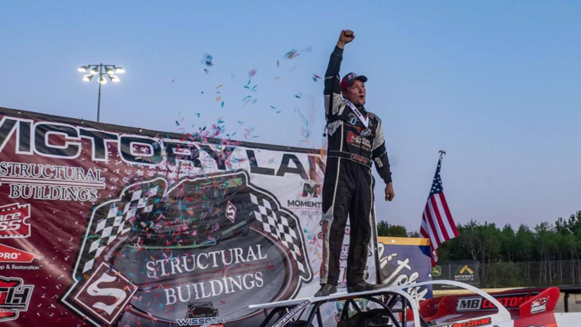 Searing stomps field for Granite City Motor Park win