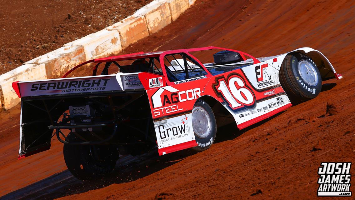 Cabin Fever action heats up a winter day at Boyd&#39;s Speedway!