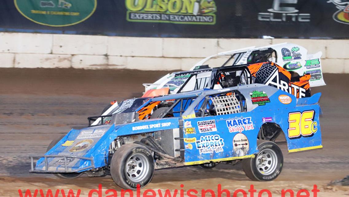 MIKE MULLEN FLIES TO OUTAGAMIE LATE MODEL WIN