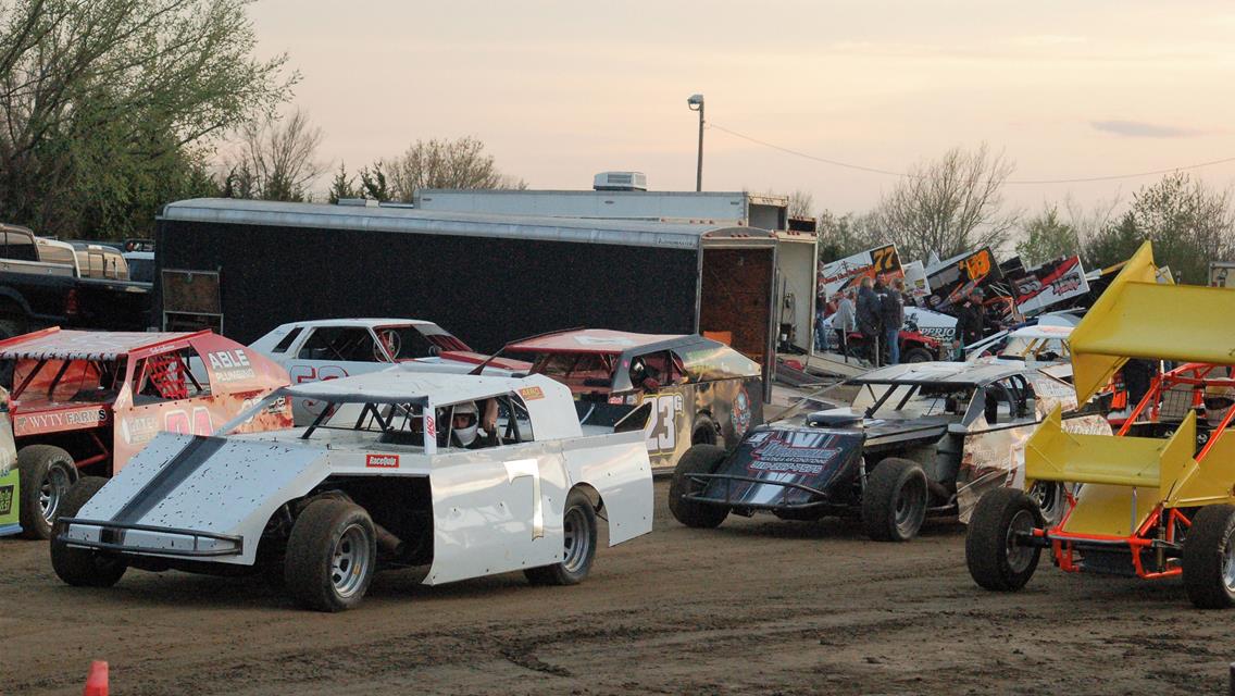 Racing Returns This Saturday Night