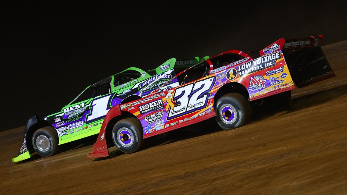 Bobby Pierce (32) pursues Tyler Erb for the lead at Lernerville Speedway on August 21, 2024. (Josh James Artwork image)