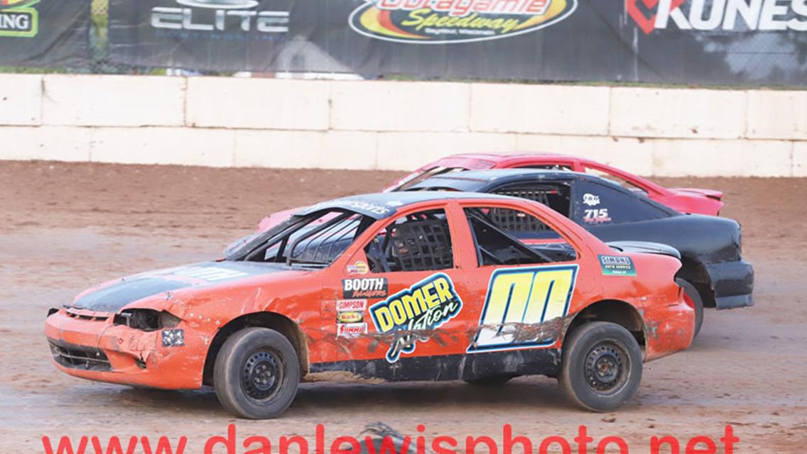 MIKE MULLEN FLIES TO OUTAGAMIE LATE MODEL WIN