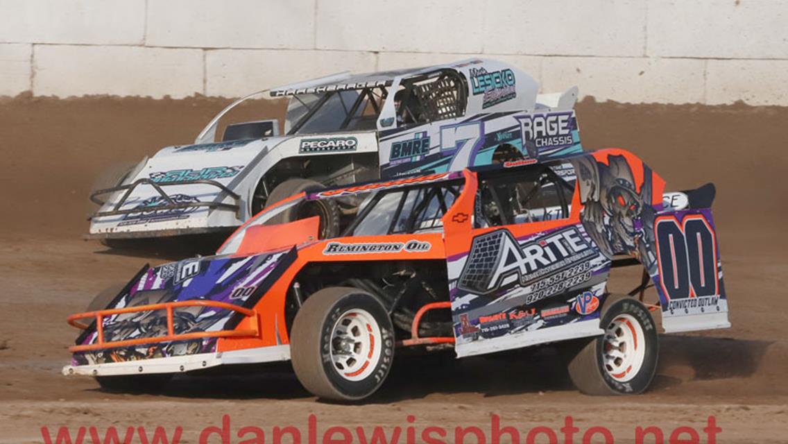 Rookie Cole Czarneski races to his first IMCA Modified win