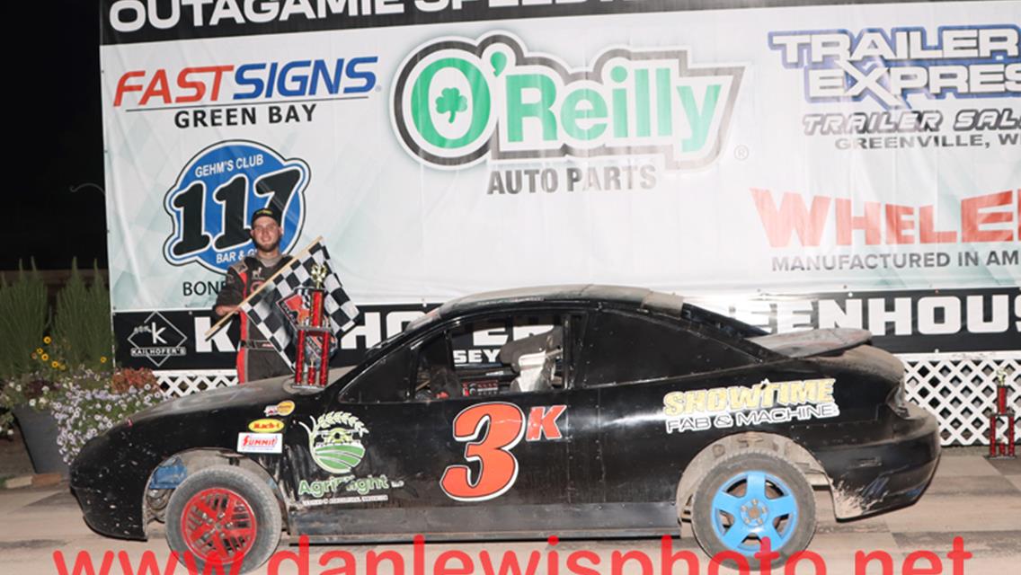 Schmidt, Woods, Stedjee, Vanderloop, Van Straten, and Kaufert Nab Independence Day Checkers