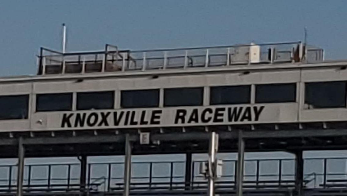 Turning laps at Knoxville Raceway