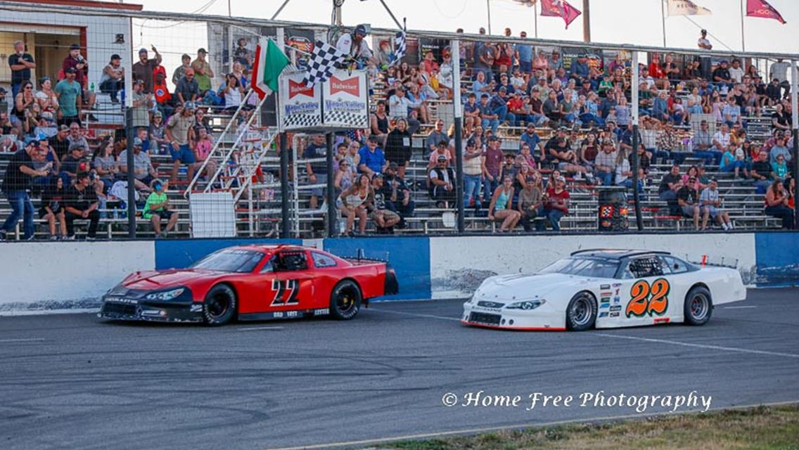 Lester Fends Off Palmer in Latemodel Feature