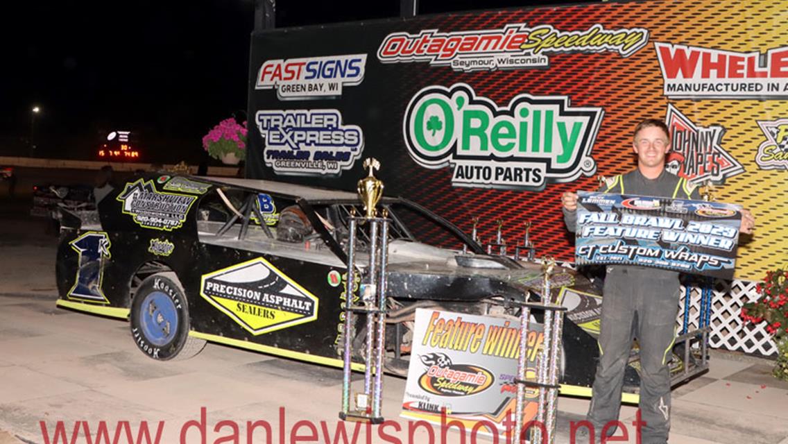 KONNOR WILINSKI NABS $1,750 MODIFIED PAYDAY AT OUTAGAMIE