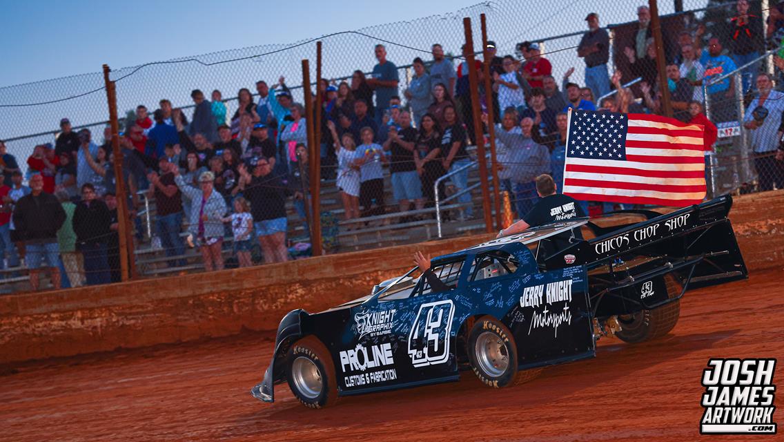 Clarksville Speedway racers and fans pays tribute to late JR Knight!