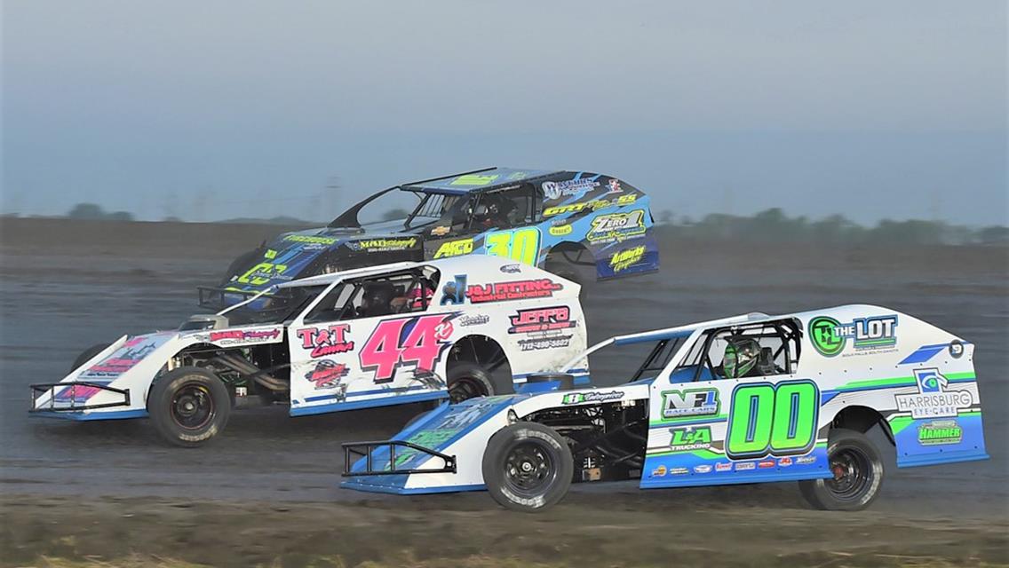 Monday Memorial Day Mayhem features IMCA Racing presented by Z98