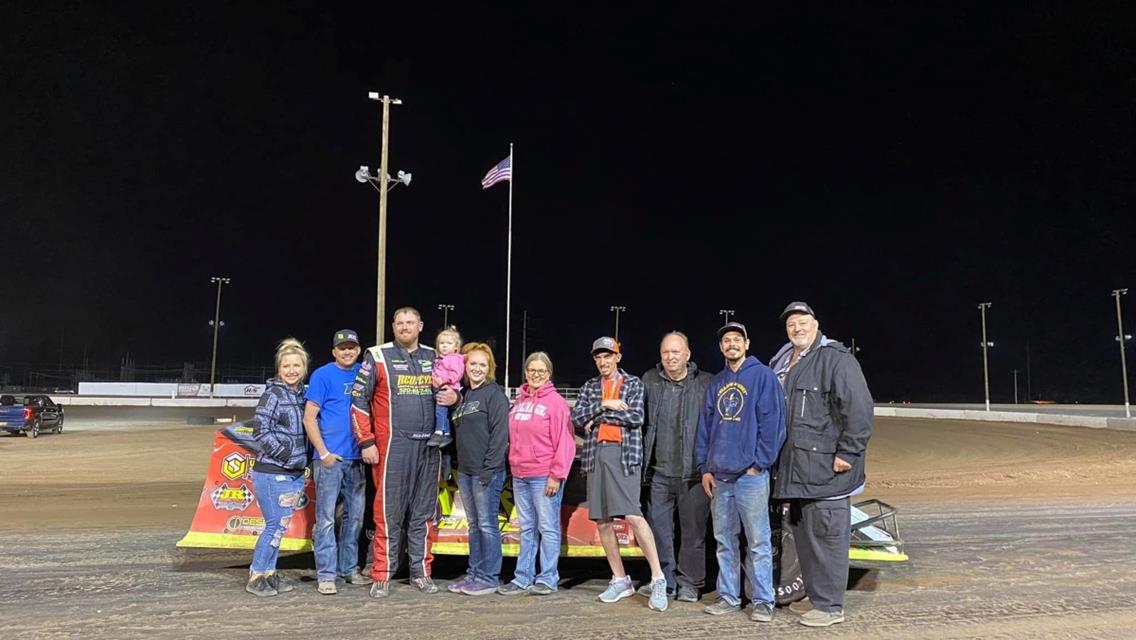 Nick O&#39;Neil remains red hot, sweeps at Central Arizona Speedway