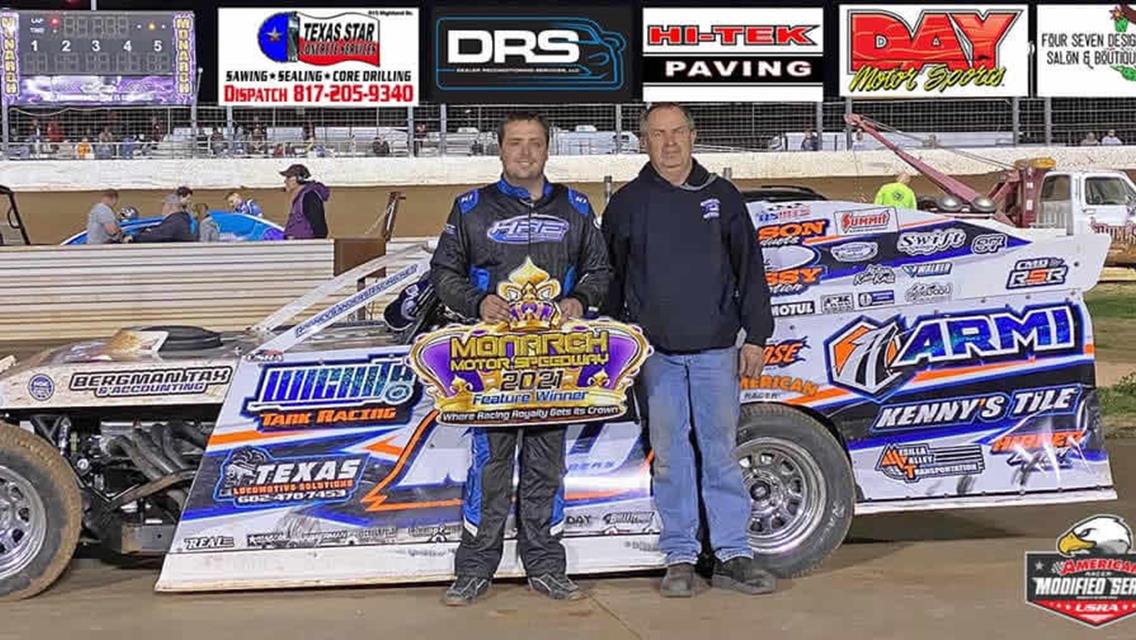 Rodney Sanders grabs $2,500 American Racer Modified Series win at Monarch