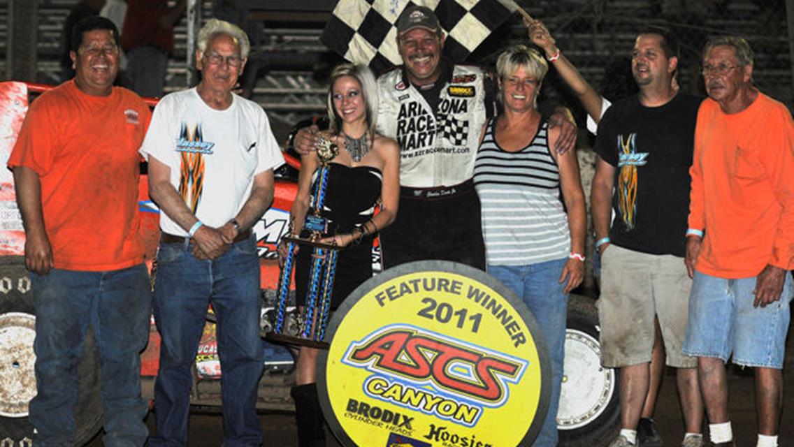 Charles Davis, Jr., picked off his first Sunoco Fuel ASCS Canyon Region main event win of the year in Saturday night&#39;s feature at Canyon Speedway Park in Peoria, AZ.