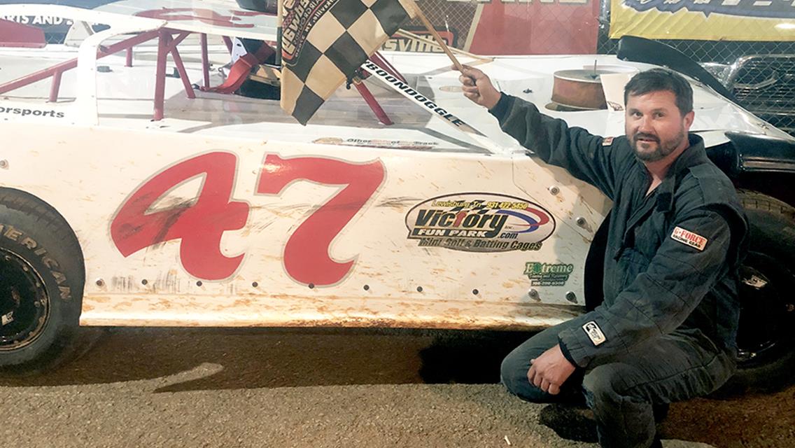 Gray grabs 604 win at Clarksville Speedway