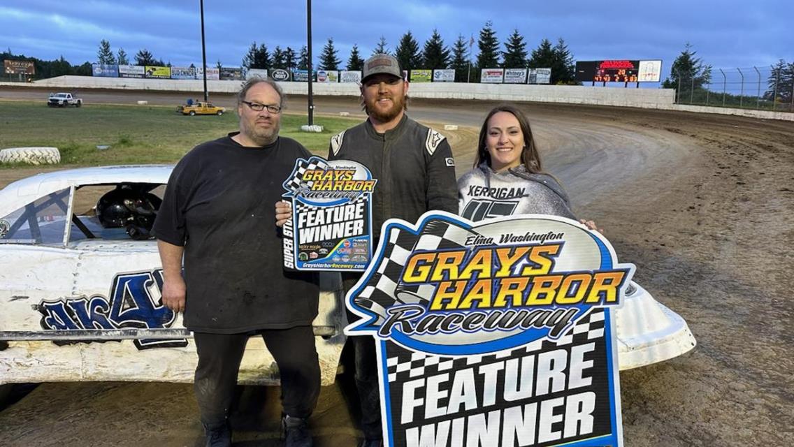 Schnitzer wins Modified Clash Tune Up, Margeson, Austin Kerrigan, Esteban and Pirtle Victorious