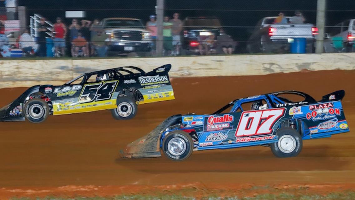 Breazeale loses tire while leading SAS feature at ECM Speedway