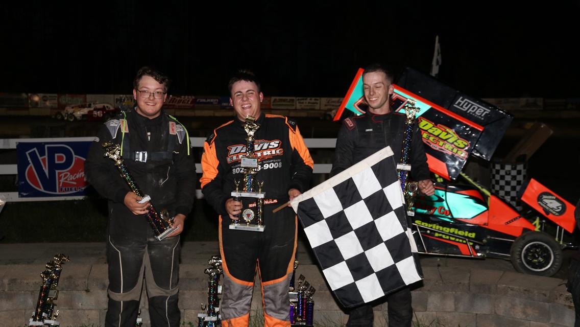 Jason Gray dominates in the Sabil &amp; Sons DIRTcar Sportsman Modifieds Tim Hodge makes it back to the top in the Wells River Chevrolet DIRTcar Sportsman