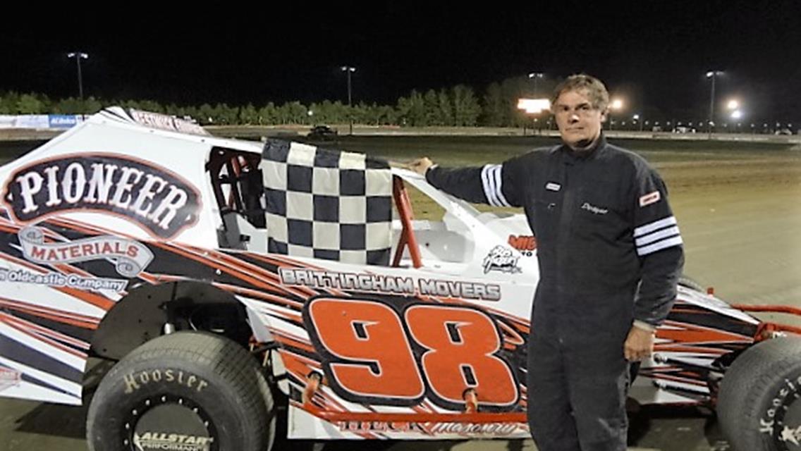 DWAYNE HECK LEADS FLAG TO FLAG IN VINTAGE FEATURE