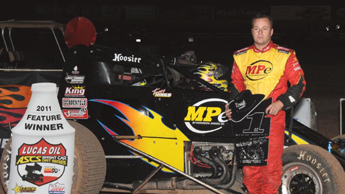 Tracy Hines wired Friday night&#39;s Sunoco Fuel ASCS Canyon Region main event at the 44th Annual Kronik Energy Western World Championships at Tucson&#39;s USA Raceway. (Tim Aylwin photo)