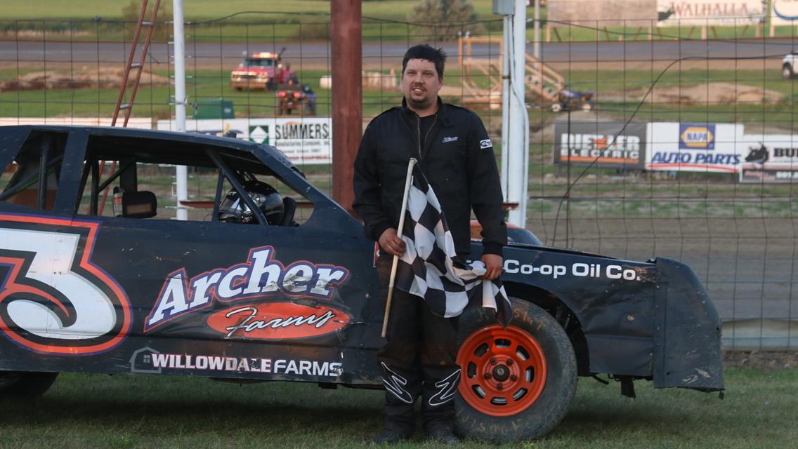 Strand wins the 2024 Late Model Points Championship