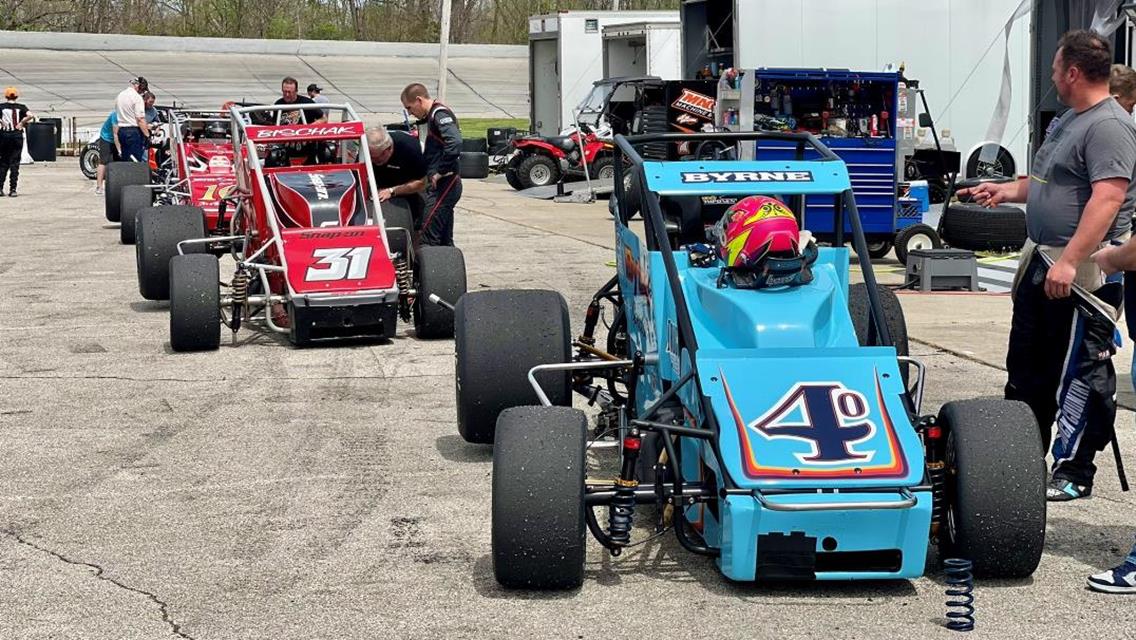 Grant hits 120 mph during Winchester Silver Crown practice