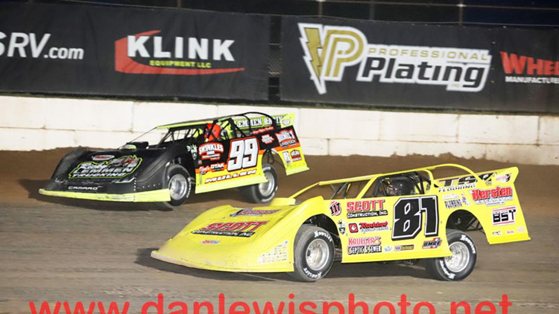 MIKE MULLEN FLIES TO OUTAGAMIE LATE MODEL WIN