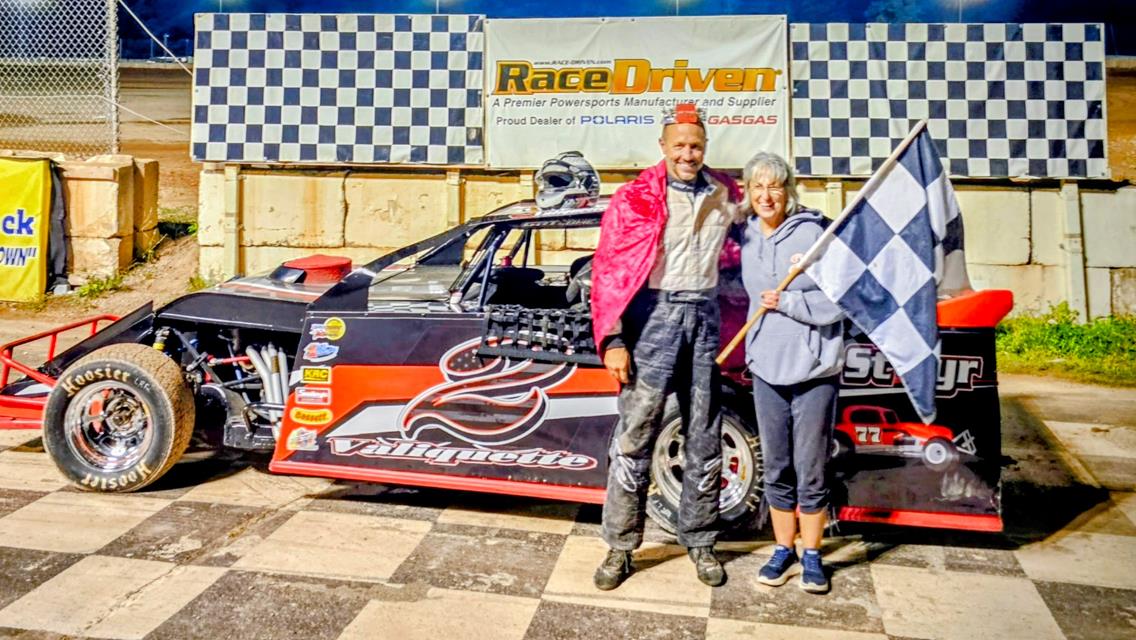 Valiquette and Vinney crowned King of the Hill