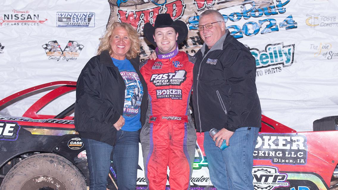 Jeff and Penny Hoker join Bobby Pierce in Victory Lane at the 2024 Wild West Shootout. (Tyler Rinken image)