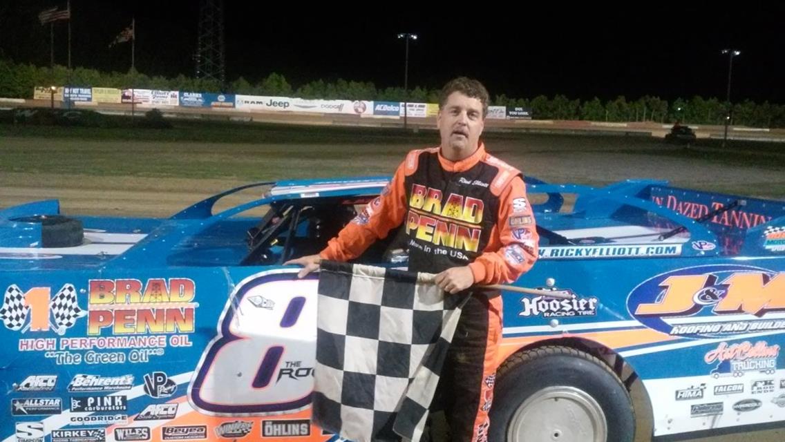 ELLIOTT GETS THIRD WIN IN S.R. PETE &amp; SONS LATE MODELS