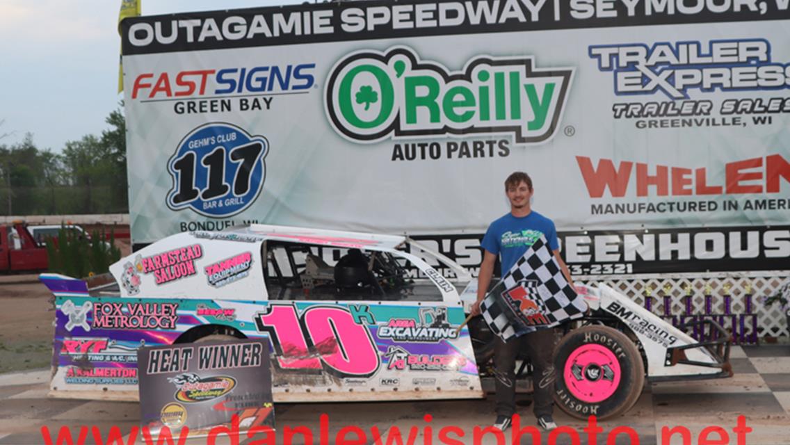 MIKE MULLEN DOUBLES UP ON OUTAGAMIE LATE MODEL, STOCK WINS