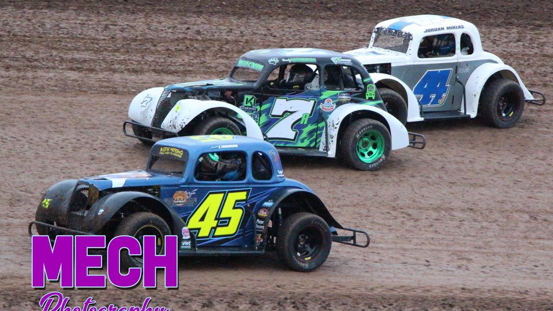 WLRDS Races to a Packed Outagamie Speedway
