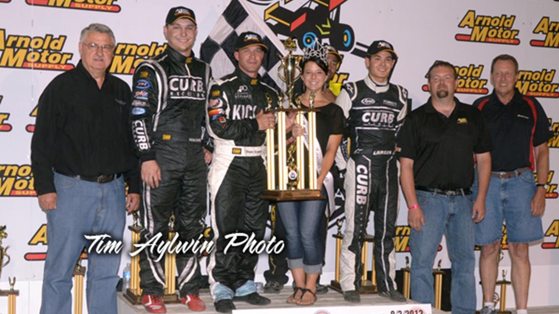 Stewart Gets One for the Thumb at Knoxville
