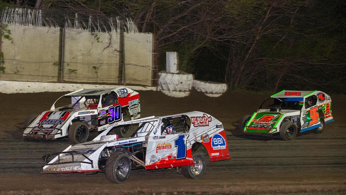 Two Nights of Memorial Day Weekend Racing Saturday and Sunday at Central Missouri Speedway!
