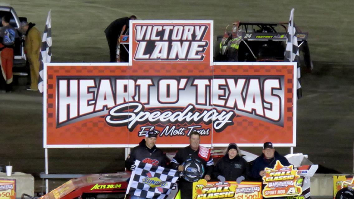Anthony Roth was the $4,000 Modified Winner at the 20th Annual Fall Classic