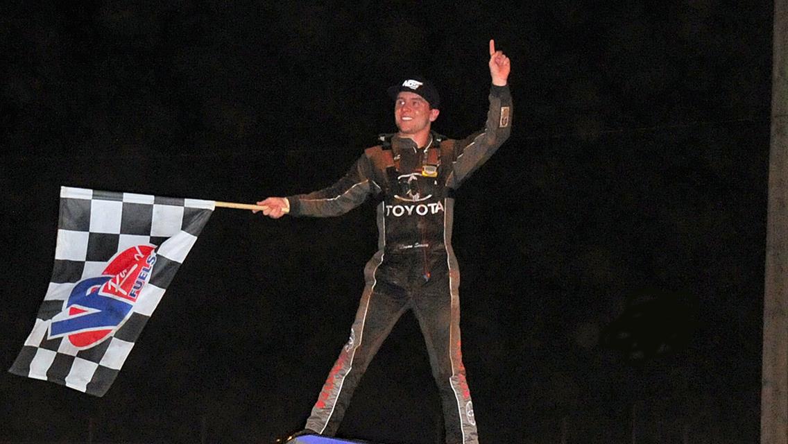 Seavey takes &#39;Tuesday Night Thunder&#39; at Red Dirt Raceway