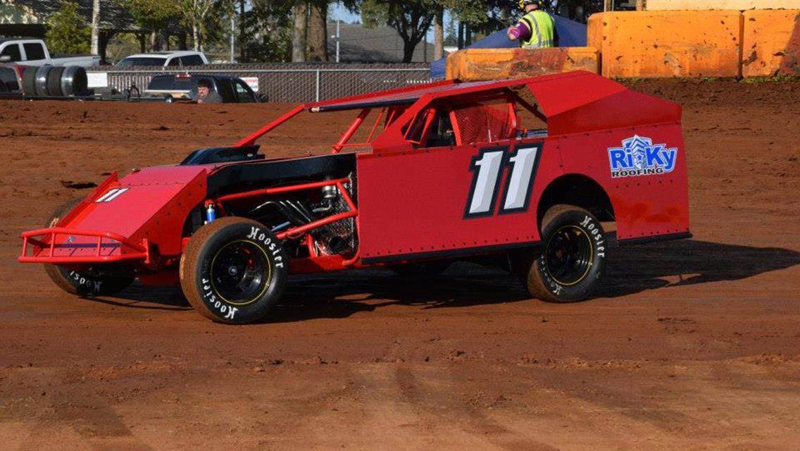 Potter Looks For Good Run With SSP Budweiser IMCA Modifieds This Saturday