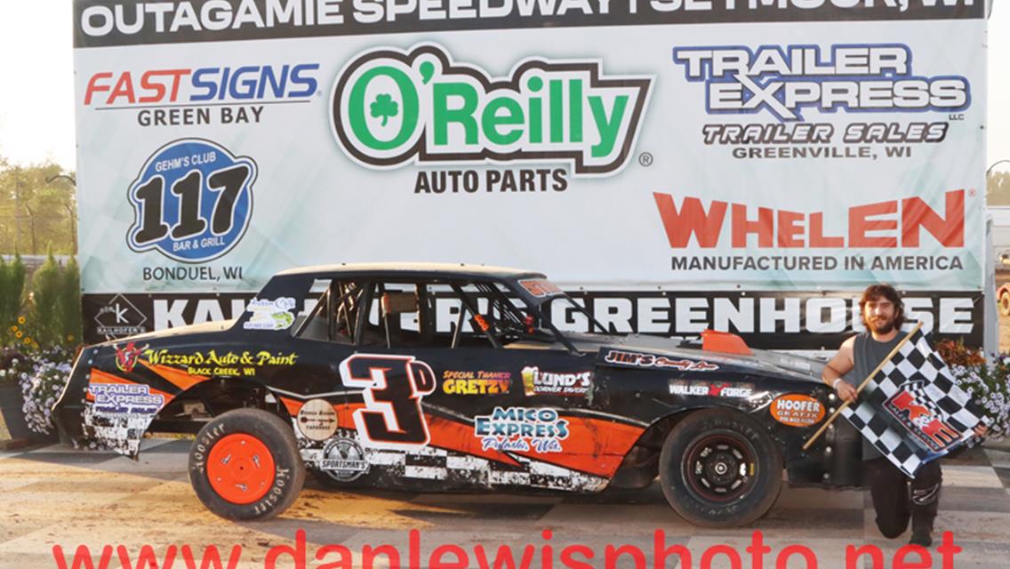Schmidt, Woods, Stedjee, Vanderloop, Van Straten, and Kaufert Nab Independence Day Checkers