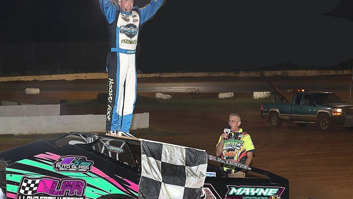 Patrik Daniel wins his fourth straight Southern States Modified feature at the 105 Speedway in Cleveland, TX