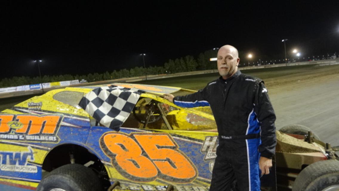 BUNTING ENDS WATKINSâ€™ HOPES LATE IN RACE TO WIN IN DELAWARE BIG BLOCK MODIFIEDS