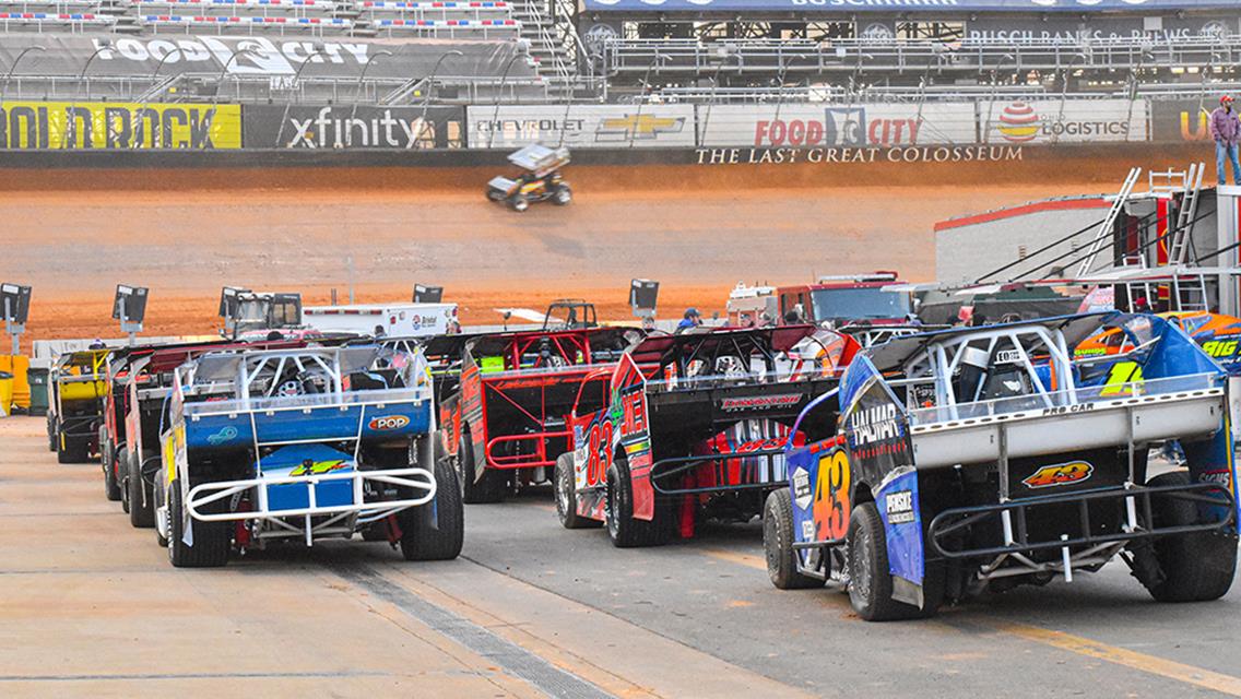 Super DIRTcar Series Drivers Hit Thunder Valley