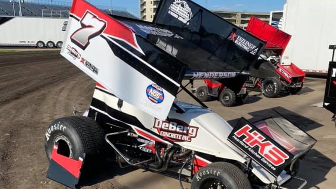 Henderson Qualifies for World of Outlaws Feature in First Race of Season