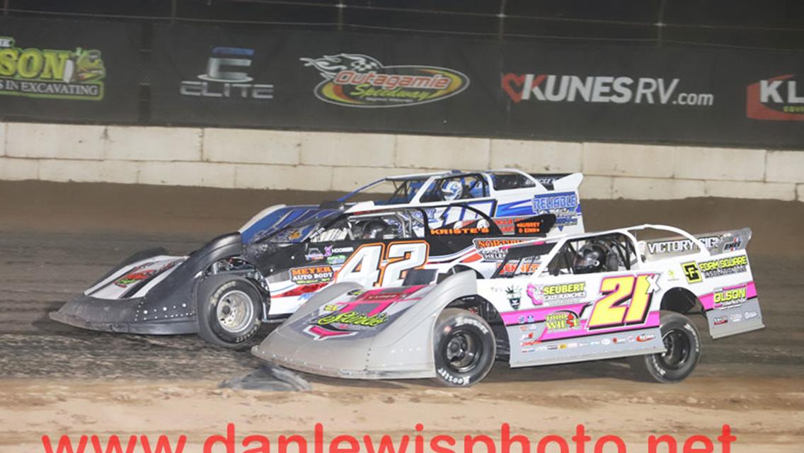 MIKE MULLEN FLIES TO OUTAGAMIE LATE MODEL WIN