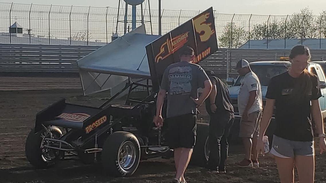 Turning laps at Knoxville Raceway