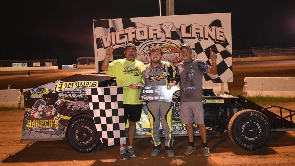 Noah Groves claimed a B-Mod victory on Friday at Poplar Bluff Motorsports Park.