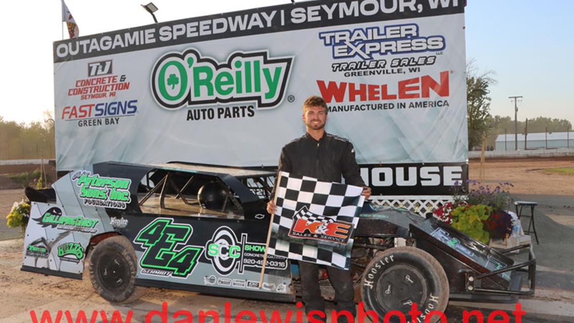 MIKE MULLEN FLIES TO OUTAGAMIE LATE MODEL WIN