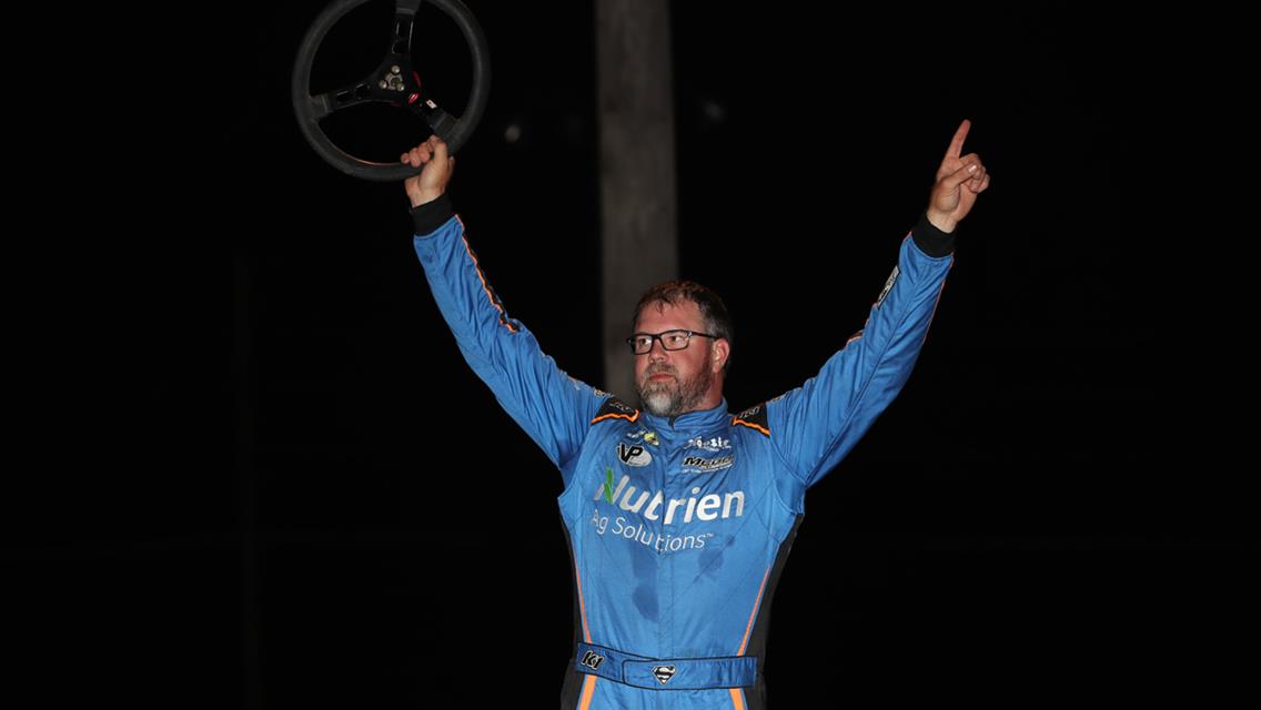 Davenport sweeps Night 1 of Fever Heat 100 at Stuart