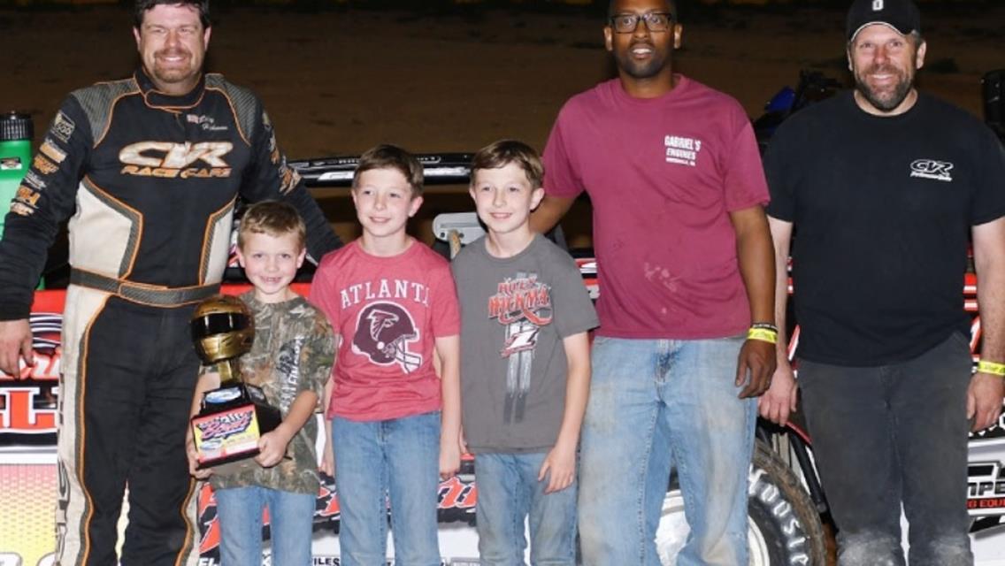 Hickman Bags First Win of Season at Boyd&#39;s Speedway