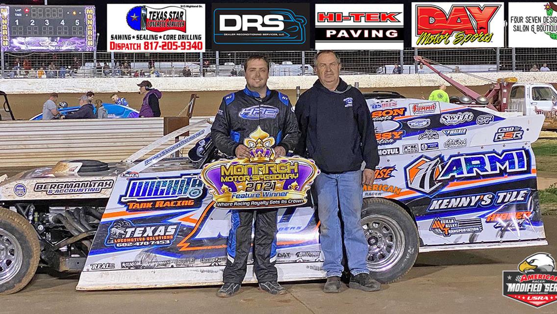 Sanders vaults to victory in American Racer USRA Modified Series debut at Monarch Motor Speedway