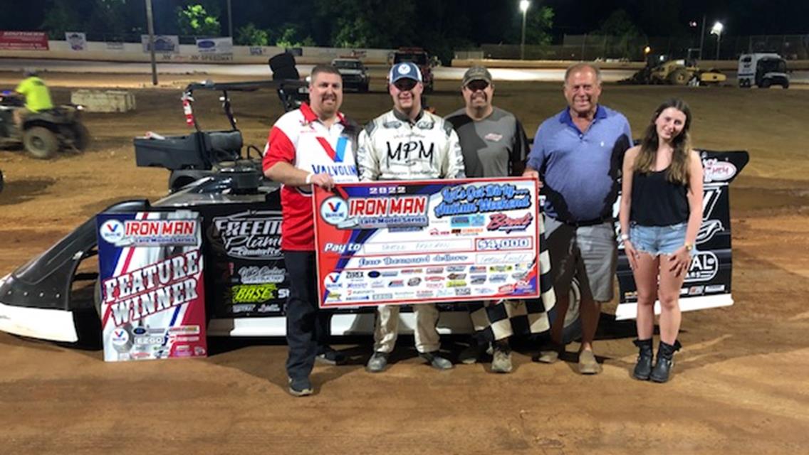 Payton Freeman and Brandon Kinzer Pick Up Let’s Get Dirty Autism Weekend Finale Wins at Boyd’s Speedway