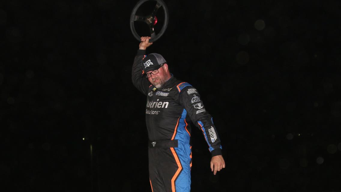 Davenport ends drought and collects big payday in Florida