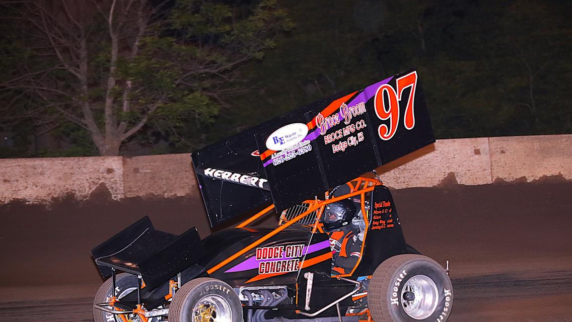 Herbert Returns to Glory with Emotional URSS Victory at SaltCity Racing